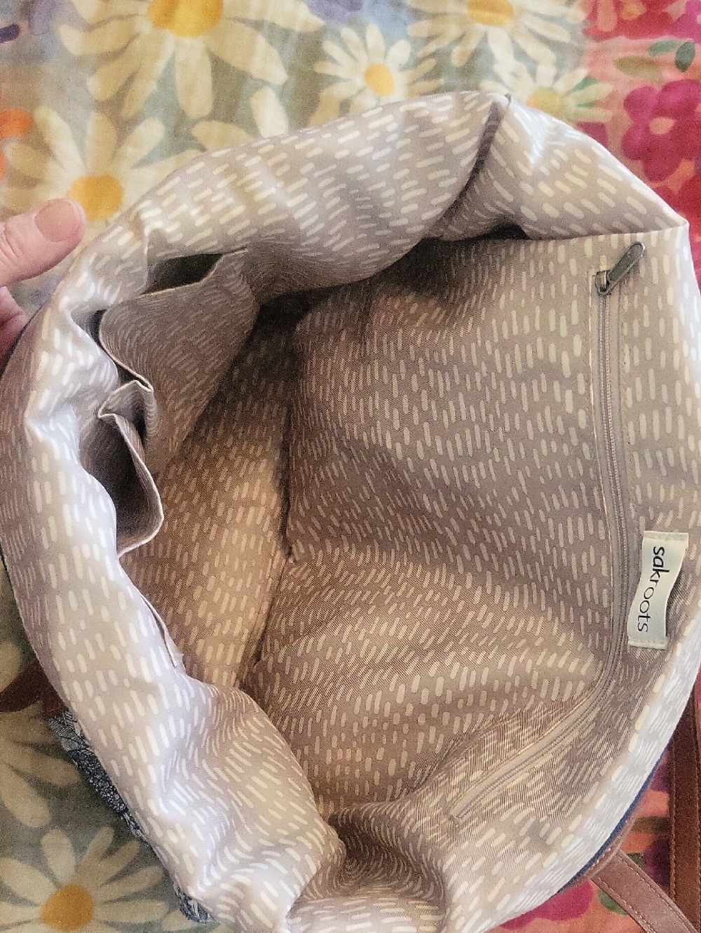 Excellent Condition. Sak Roots Bag - Picture 4 of 4